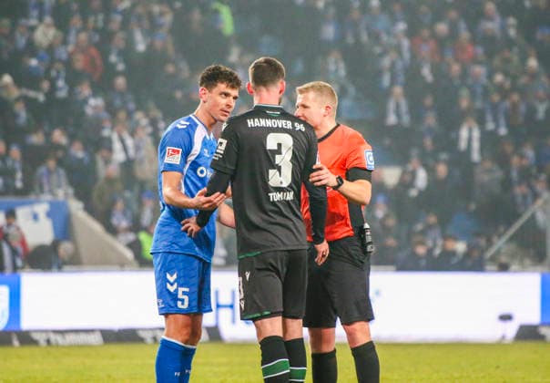 Germany Soccer 2 Bundesliga 2025 26, 20 Matchday 1 FC Magdeburg vs Hannover 96 Avnet Arena Stadion Magdeburg Referee Timo Gansloweit Boris Tomiak Hannover 96, 3 Tobias Müller Tobias Muller 1 FC Magdeburg, 5 Magdeburg Copyright: xAymanxAlahmedx