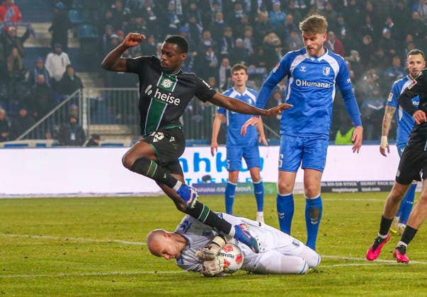 Germany Soccer 2 Bundesliga 2025 26, 20 Matchday 1 FC Magdeburg vs Hannover 96 Avnet Arena Stadion Magdeburg NoÃ l AsÃ ko Noel Aseko Hannover 96, 15 Dominik Reimann Dominik Reimann 1 FC Magdeburg, 1 Magdeburg Copyright: xAymanxAlahmedx