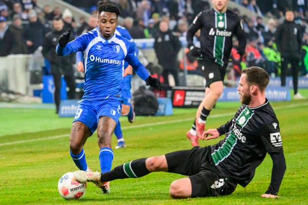 In the picture, from left Lubambo Musonda 1 FC Magdeburg vs Boris¯Tomiak¯ Hannover¯96 , Action, duels, fighting for the ball, GER, Magdeburg, 1 FC Magdeburg vs Hannover 96, 2 Bundesliga, soccer, DFB, 2025 2026 season, AVNET Arena, match day, DFB DFL REGULATIONS PROHIBIT ANY USE OF PHOTOGRAPHS AS IMAGE SEQUENCES AND OR QUASI VIDEO, 30 01 2026, Copyright: HMBxMedia UwexKoch
