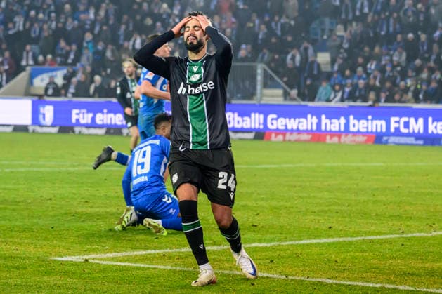 In the picture, from left Elias¯Saad¯ Hannover¯96 sad, deprimiert, sauer, sad, depressed, angry, emotional, do not hit, GER, Magdeburg, 1 FC Magdeburg vs Hannover 96, 2 Bundesliga, soccer, DFB, 2025 2026 season, AVNET Arena, match day, DFB DFL REGULATIONS PROHIBIT ANY USE OF PHOTOGRAPHS AS IMAGE SEQUENCES AND OR QUASI VIDEO, 30 01 2026, Copyright: HMBxMedia UwexKoch