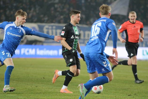 30 01 2026 Soccer Men 2025 2026 2 Bundesliga 20 Matchday 1 FC Magdeburg Hannover 96 Avnet Arena Magdeburg Enzo Leopold Hannover, 8, black with train to goal Magdeburg Saxony Anhalt Germany