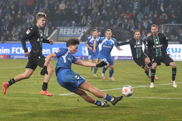 30 01 2026, xgox, Soccer 2 Bundesliga, 1 FC Magdeburg Hannover 96 emspor, v l Dariusz Stalmach Magdeburg, 6 DFL DFB REGULATIONS PROHIBIT ANY USE OF PHOTOGRAPHS as IMAGE SEQUENCES and or QUASI VIDEO Magdeburg