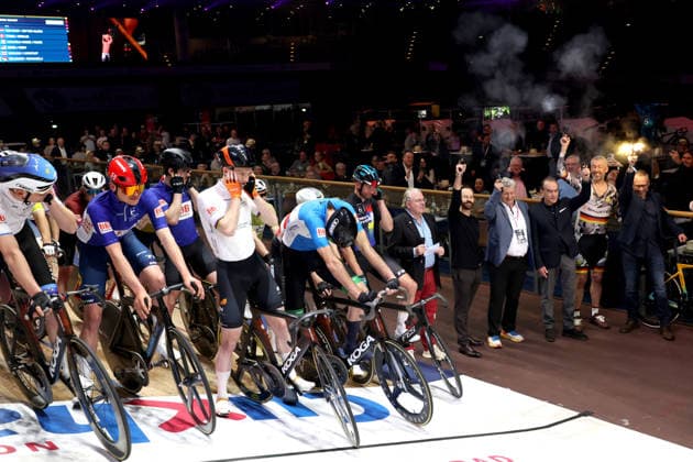 DEU, Sixdays Berlin, 30 01 2026, Velodrom, Berlin, DEU, Sixdays Berlin, in the picture starting signal, field of riders nordphotoxGmbHx xEngler nph00076