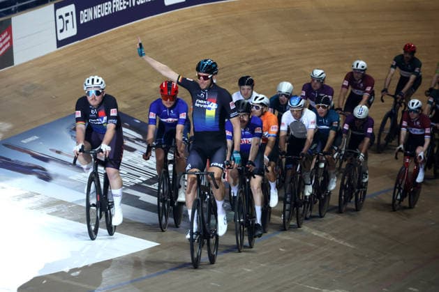 DEU, Sixdays Berlin, 30 01 2026, Velodrom, Berlin, DEU, Sixdays Berlin, in the picture field of riders, Roger Kluge GER , Moritz Augenstein GER nordphotoxGmbHx xEngler nph00076