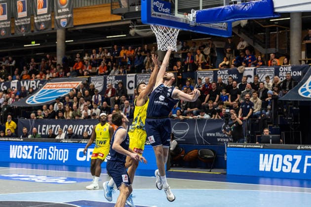 GER, easy Credit Basketball Bundesliga, Syntainics MBC EWE Baskets Oldenburg 30 01 2026, Stadthalle, Weißenfels, GER, easy Credit Basketball Bundesliga, Syntainics MBC EWE Baskets Oldenburg Kresimir Nikic Syntainics MBC, 9 , Filip Stanic Filip Stanic EWE Baskets Oldenburg 65 Â Photo Alexander Trienitz Weißenfels Stadthalle Sachsen Anhalt Germany