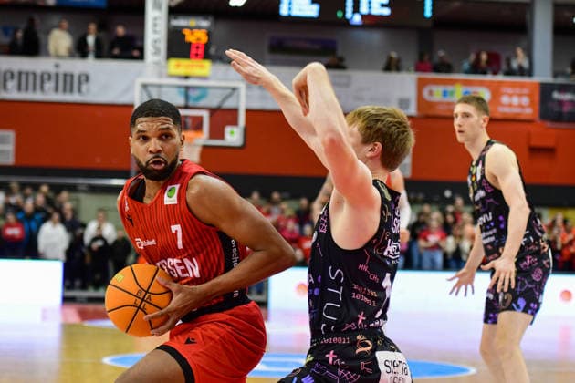 Kyle Castlin, Oliver Pahnke 2 Bundesliga Pro A, Matchday 20, 46ers, Basketball, Basketball season 2025 2026, BBL, Germany, Gießen 46ers Uni Baskets Münster, Gießen in red, Men, Münster in black