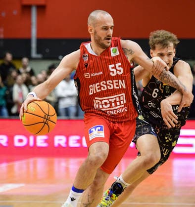 Simon Krajcovic, Thore Dilschmann 2 Bundesliga Pro A, Matchday 20, 46ers, Basketball, Basketball season 2025 2026, BBL, Germany, Gießen 46ers Uni Baskets Münster, Gießen in red, Men, Münster in black
