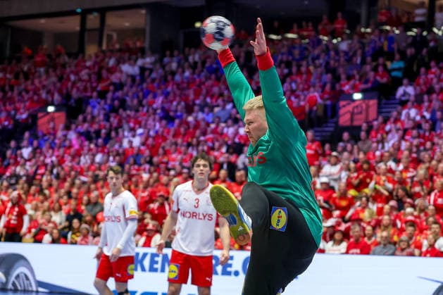 30 01 2026, Handball, Men s EHF EURO 2026, Denmark Iceland, Jyske Bank Boxen in Herning, Denmark, Semi Finals Emil Nielsen Denmark 12 Parade Denmark