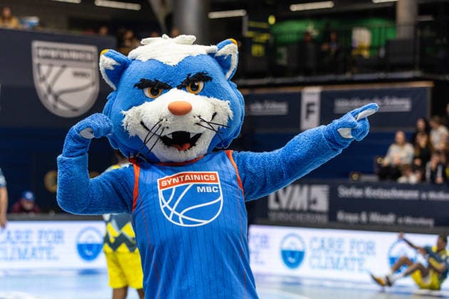 GER, easy Credit Basketball Bundesliga, Syntainics MBC EWE Baskets Oldenburg 30 01 2026, Stadthalle, Weißenfels, GER, easy Credit Basketball Bundesliga, Syntainics MBC EWE Baskets Oldenburg Wolfi, mascot of Syntainics MBC Â Photo Alexander Trienitz Weißenfels Stadthalle Sachsen Anhalt Germany