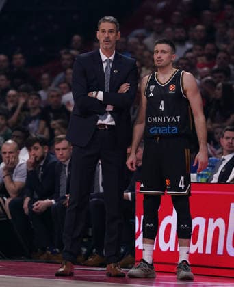 CRVENA ZVEZDA vs DUBAI JURICA GOLEMAC coach and ALEKSA AVRAMOVIC, basketball player of Dubai, during the Euroleague match against Crvena zvezda, at Belgrade Arena. Belgrade, 30.01.2026. photo: MN Press ds BASKETBALL, EUROLEAGUE, CRVENA ZVEZDA, DUBAI Belgrade Belgrade Arena Serbia Copyright: xMNxPressx