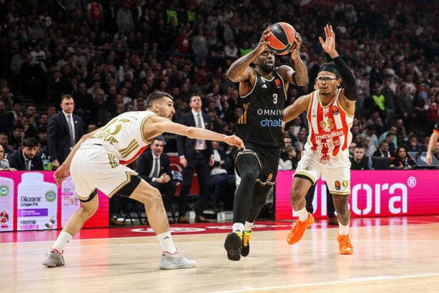 Crvena Zvezda v Dubai Basketball - EuroLeague BELGRADE, SERBIA - JANUARY 30: Chima Moneke (95) of Crvena Zvezda in action against Dwayne Bacon (C) of Dubai Basketball during the EuroLeague week 25 basketball match between Crvena Zvezda and Dubai Basketball at the Belgrade Arena in Belgrade, Serbia on January 30, 2026. Filip Stevanovic Anadolu Belgrade Serbia. Editorial use only. Please get in touch for any other usage.  Copyright: x2026xAnadoluxFilipxStevanovicx