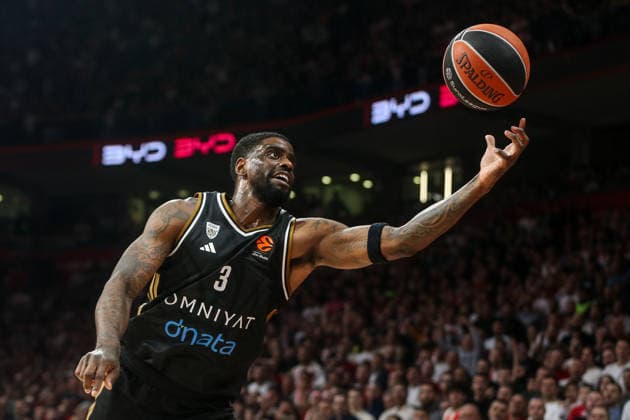 Crvena Zvezda v Dubai Basketball - EuroLeague BELGRADE, SERBIA - JANUARY 30: Dwayne Bacon (3) of Dubai Basketball in action during the EuroLeague week 25 basketball match between Crvena Zvezda and Dubai Basketball at the Belgrade Arena in Belgrade, Serbia on January 30, 2026. Filip Stevanovic Anadolu Belgrade Serbia. Editorial use only. Please get in touch for any other usage.  Copyright: x2026xAnadoluxFilipxStevanovicx