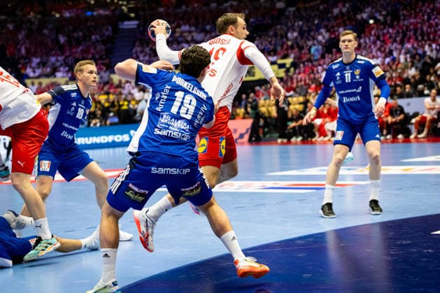HERNING, DENMARK - JANUARY 30: Orri Freyr Thorkelsson (Iceland, 19) against Mathias Gidsel (Denmark, 19) during the EHF EURO 2026 Semifinal 2 match between Denmark vs Iceland at Jyske Bank Boxen Arena on January 30, 2026 in Herning, Denmark. Midtjylland Denmark Copyright: xMarioxM.xKobergx