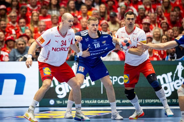 HERNING, DENMARK - JANUARY 30: Simon Hald Jensen (Denmark, 34), Ellidi Vidarsson (Iceland, 18), Rasmus Lauge Schmidt (Denmark, 11) during the EHF EURO 2026 Semifinal 2 match between Denmark vs Iceland at Jyske Bank Boxen Arena on January 30, 2026 in Herning, Denmark. Midtjylland Denmark Copyright: xMarioxM.xKobergx