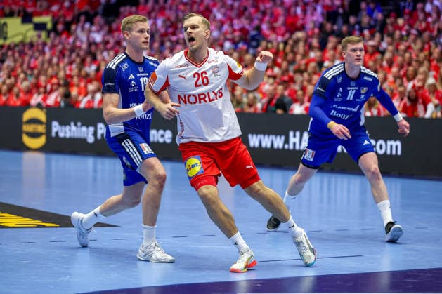 30 01 2026, Handball, Men s EHF EURO 2026, Denmark Iceland, Jyske Bank Boxen in Herning, Denmark, Semi Finals Johan a Plogv Hansen Denmark 26 cheering Denmark