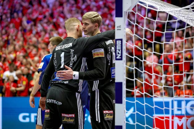 30 01 2026, Handball, Men s EHF EURO 2026, Denmark Iceland, Jyske Bank Boxing in Herning, Denmark, Semi Finals Disappointed faces among the Icelanders after the defeat against Denmark Björgvin Pall Gustavsson Iceland 01 Viktor Hallgrimsson Iceland 16 disappointed disappointment Denmark