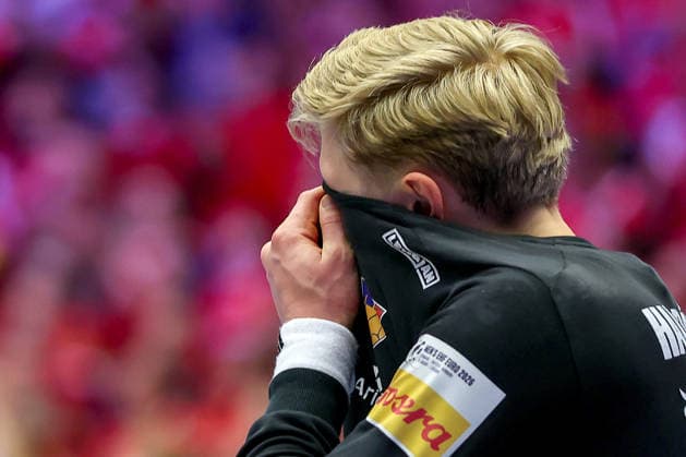 30 01 2026, Handball, Men s EHF EURO 2026, Denmark Iceland, Jyske Bank Boxing in Herning, Denmark, Semi Finals Viktor Hallgrimsson Iceland 16 disappointed disappointment Denmark