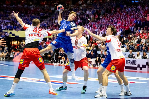 HERNING, DENMARK - JANUARY 30: Janus Dadi Smarason (Iceland, 03), Thomas Sommer Arnoldsson (Denmark, 42), Niclas Kirkelokke (Denmark, 03) during the EHF EURO 2026 Semifinal 2 match between Denmark vs Iceland at Jyske Bank Boxen Arena on January 30, 2026 in Herning, Denmark. Midtjylland Denmark Copyright: xMarioxM.xKobergx