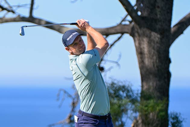 LA JOLLA, CA - JANUARY 29: Justin Rose (GBR) watches his tee shot on 11 (NC) during the first round of the Farmers Insurance Open on January 29, 2026, at Torrey Pines Golf Course, La Jolla, California. (Photo by Ken Murray Icon Sportswire) GOLF: JAN 29 PGA, Golf Herren Farmers Insurance Open EDITORIAL USE ONLY Icon2601290051
