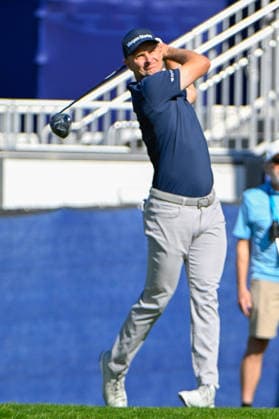 LA JOLLA, CA - JANUARY 30: Justin Rose (GBR) watches his tee shot on 7 (SC) during the second round of the Farmers Insurance Open on January 30, 2026, at Torrey Pines Golf Course, La Jolla, California. (Photo by Ken Murray Icon Sportswire) GOLF: JAN 30 PGA, Golf Herren Farmers Insurance Open EDITORIAL USE ONLY Icon2601300382