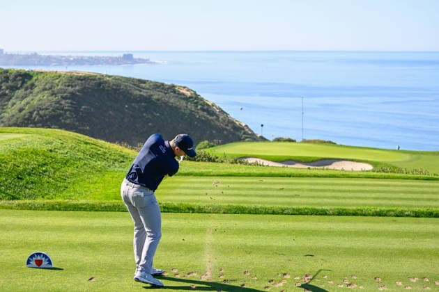 LA JOLLA, CA - JANUARY 30: Justin Rose (GBR) hits his tee shot on 3 (SC) during the second round of the Farmers Insurance Open on January 30, 2026, at Torrey Pines Golf Course, La Jolla, California. (Photo by Ken Murray Icon Sportswire) GOLF: JAN 30 PGA, Golf Herren Farmers Insurance Open EDITORIAL USE ONLY Icon2601300162