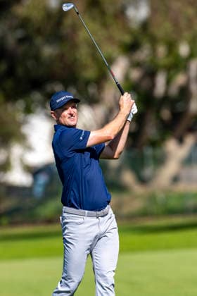 LA JOLLA, CA - JANUARY 30: Justin Rose hits his second on the 10th fairway during the second round of the Farmers Insurance Open, Friday, January 30, 2026, in La Jolla, California. (Photo by Tony Ding Icon Sportswire) GOLF: JAN 30 PGA, Golf Herren Farmers Insurance Open EDITORIAL USE ONLY Icon46520260130004