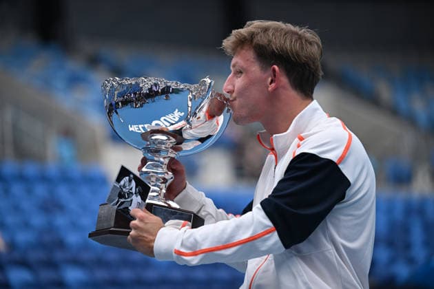 TENNIS AUSTRALIAN OPEN, Niels Vink of the Netherlands kisses the winners trophy following his win in the quad wheelchair final over Sam Schroder of the Netherlands on day 14 of the 2026 Australian Open tennis tournament at Melbourne Park in Melbourne, Saturday, January 31, 2026. ( NO ARCHIVING MELBOURNE VICTORIA AUSTRALIA  Copyright: xJAMESxROSSx 20260131180481105463