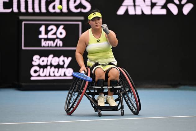 (260131) -- MELBOURNE, Jan. 31, 2026 -- Li Xiaohui celebrates scoring during the women s wheelchair singles final between Li Xiaohui of China and Diede De Groot of the Netherlands at the Australian Open tennis tournament in Melbourne, Australia, Jan. 31, 2026. (Photo by Xinhua) (SP)AUSTRALIA-MELBOURNE-TENNIS-AUSTRALIAN OPEN-WOMEN S WHEELCHAIR-SINGLES-FINAL WangxShen 
