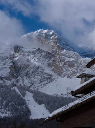 January 30, 2026, Cortina D ampezzo, Belluno, Italy: With only a few days until the start of the 2026 Milano Cortina Winter Olympics a buzz of frantic last minute construction and excitement is noticeable in the venues and village of Cortina dÃ¢â‚¬â ¢Ampezzo Thursday, January 30, 2026. Cortina D ampezzo Italy - ZUMAa35_ 20260130_oly_a35_006 Copyright: xDanxAndersonx