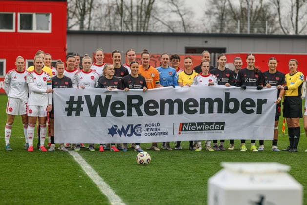 GER, Leverkusen, Bayer Leverkusen vs 1 FC Nürnberg, Google Pixel Womens Bundesliga, Football, DFB, Season 2025 2026, Ulrich Haberland Stadium, 16 Matchday in the picture FC Nürnberg and Bayer Leverkusen Women with a commemorative banner Weremember DFB DFL REGULATIONS PROHIBIT ANY USE OF PHOTOGRAPHS AS IMAGE SEQUENCES AND OR QUASI VIDEO, 31 01 2026 Copyright: HMBxMedia HendrikxHamelau
