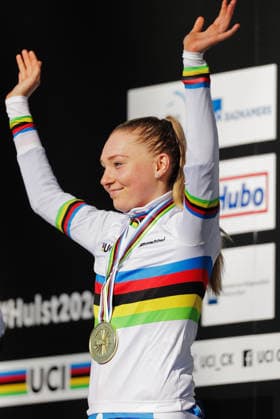 2026 UCI Cyclo-cross World Championships Picture by Alex Whitehead SWpix.com - 30 01 2026 - Cycling - 2026 UCI Cyclo-cross World Championships - Hulst, Zeeland, Netherlands - Junior Women - Podium - Winner Barbora Bukovska (Czechia) Copyright: x xSWpix.comx(t axPhotographyxHubxLtd)xAlexxWhitehead SWpix.comx SWP-3176-0071