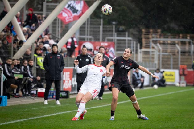 Womens Soccer Bundesliga Bayer 04 Leverkusen 1 FC Nürnberg, 31 01 2026 Luisa Guttenberger 1 FC Nürnberg, 4 , Julia Mickenhagen Bayer 04 Leverkusen, 18 in duel Bayer 04 Leverkusen 1 FC Nürnberg on matchday 16 of the Google Pixel Womens Bundesliga on 31 01 2026 at Ulrich Haberland Stadion in Leverkusen Nordrhein Westfalen DFL REGULATIONS PROHIBIT ANY USE OF PHOTOGRAPHS AS IMAGE SEQUENCES AND OR QUASI VIDEO Copyright: xBEAUTIFULxSPORTS AxelxKohringx
