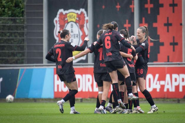 Womens Soccer Bundesliga Bayer 04 Leverkusen 1 FC Nürnberg, 31 01 2026 Goal celebration Vanessa Fudalla Bayer 04 Leverkusen, 21 scores to 1 0 Bayer 04 Leverkusen 1 FC Nürnberg on matchday 16 of the Google Pixel Womens Bundesliga on 31 01 2026 at Ulrich Haberland Stadium in Leverkusen North Rhine-Westphalia DFL REGULATIONS PROHIBIT ANY USE OF PHOTOGRAPHS AS IMAGE SEQUENCES AND OR QUASI VIDEO Copyright: xBEAUTIFULxSPORTS AxelxKohringx