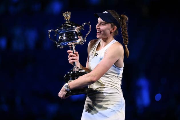 TENNIS AUSTRALIAN OPEN, Elena Rybakina of Kazakhstan poses for photographs with the Daphne Akhurst Memorial Cup after winning the women™s singles final against Aryna Sabalenka of Belarus on day 14 of the 2026 Australian Open tennis tournament at Melbourne Park in Melbourne, Saturday, January 31, 2026. ( NO ARCHIVING MELBOURNE VICTORIA AUSTRALIA  Copyright: xJOELxCARRETTx 20260131191984141855
