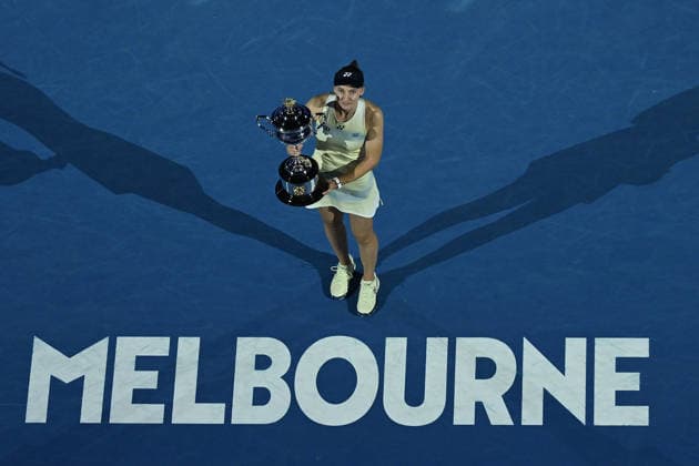 TENNIS AUSTRALIAN OPEN, Elena Rybakina of Kazakhstan poses for photographs with the Daphne Akhurst Memorial Cup after winning the women™s singles final against Aryna Sabalenka of Belarus on day 14 of the 2026 Australian Open tennis tournament at Melbourne Park in Melbourne, Saturday, January 31, 2026. ( NO ARCHIVING MELBOURNE VICTORIA AUSTRALIA  Copyright: xJAMESxROSSx 20260131193446947287