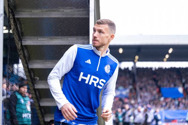 31 01 2026, Football, 2 Bundesliga, Season 2025 2026, Matchday 20, VfL Bochum FC Schalke 04, Edin Džeko Dzeko FC Schalke 04 xRHR PHOTO YYx Copyright: KROEGER RHR-FOTOx RHR-FOTO YY