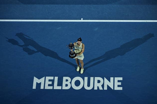 TENNIS AUSTRALIAN OPEN, Elena Rybakina of Kazakhstan poses for photographs with the Daphne Akhurst Memorial Cup after winning the women™s singles final against Aryna Sabalenka of Belarus on day 14 of the 2026 Australian Open tennis tournament at Melbourne Park in Melbourne, Saturday, January 31, 2026. ( NO ARCHIVING MELBOURNE VICTORIA AUSTRALIA  Copyright: xJAMESxROSSx 20260131168362849509