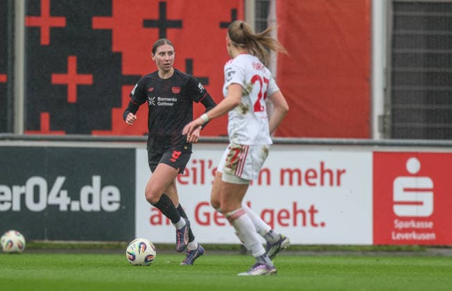 GER, Leverkusen, Bayer Leverkusen vs 1 FC Nürnberg, Google Pixel Womens Bundesliga, Football, DFB, Season 2025 2026, Ulrich Haberland Stadium, 16 Matchday in picture f l Caroline Kehrer Bayer Leverkusen 9 , Beatrix FördÅs 1 FC Nürnberg Women 27 DFB DFL REGULATIONS PROHIBIT ANY USE OF PHOTOGRAPHS AS IMAGE SEQUENCES AND OR QUASI VIDEO, 31 01 2026 Copyright: HMBxMedia HendrikxHamelau