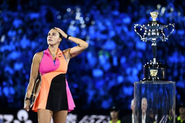TENNIS AUSTRALIAN OPEN, Runner up Aryna Sabalenka of Belarus stands next to the Daphne Akhurst Memorial Cup after loosing the women™s singles final against Elena Rybakina of Kazakhstan on day 14 of the 2026 Australian Open tennis tournament at Melbourne Park in Melbourne, Saturday, January 31, 2026. ( NO ARCHIVING MELBOURNE VICTORIA AUSTRALIA  Copyright: xJOELxCARRETTx 20260131195932520674