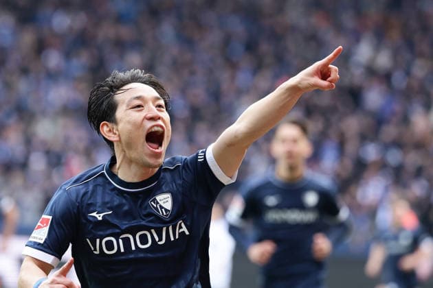 Bochum, Germany, 31 01 26, Koji Miyoshi VfL Bochum cheers after his goal for 1 0 during the Bundesliga 2 match between VfL 1848 Bochum FC Schalke 04 at the Vonovia Ruhrstadion in Bochum Photo by Joachim Bywaletz DFB DFL REGULATIONS PROHIBIT ANY USE OF PHOTOGRAPHS AS IMAGE SEQUENCES AND OR QUASI VIDEO Copyright: JoachimxBywaletz xJB-Sportfoto