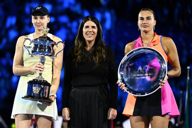 TENNIS AUSTRALIAN OPEN, Elena Rybakina of Kazakhstan and Aryna Sabalenka of Belarus pose for photographs with former tennis player Jennifer Capriati after the women™s singles final on day 14 of the 2026 Australian Open tennis tournament at Melbourne Park in Melbourne, Saturday, January 31, 2026. ( NO ARCHIVING MELBOURNE VICTORIA AUSTRALIA  Copyright: xJOELxCARRETTx 20260131172128705182
