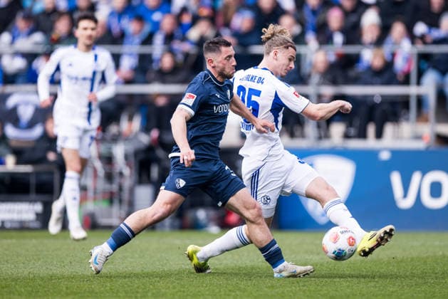 2 Soccer Bundesliga, VfL Bochum FC Schalke 04 31 01 2026 duel Maximilian Wittek VfL Bochum, 32 , Mika Tom Wallentowitz FC Schalke 04, 35 2 Soccer Bundesliga, VfL Bochum FC Schalke 04, Bochum, VONONVIA Ruhrstadion, 31 01 2026 DFL REGULATIONS PROHIBIT ANY USE OF PHOTOGRAPHS AS IMAGE SEQUENCES AND OR QUASI VIDEO Copyright: xBEAUTIFULxSPORTS Wunderlx