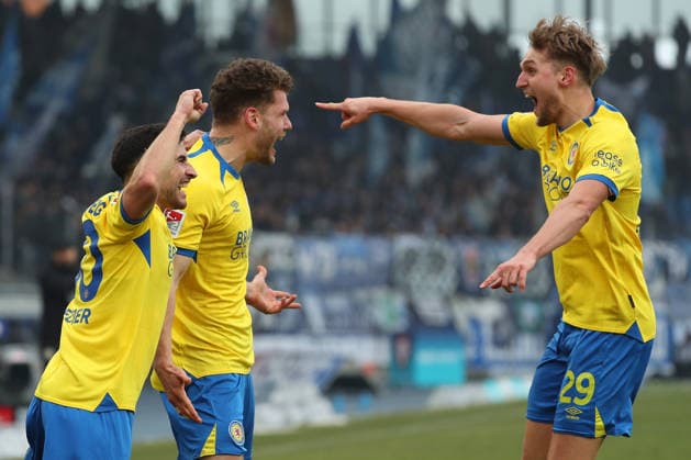 Braunschweig vs Karlsruhe, 2 BL Braunschweig, 31 01 2026, Soccer, Men, 2 BL, Season 2025 2026, Eintracht Braunschweig vs Karlsruher SC Kevin Ehlers Eintracht Braunschweig celebrates with teammates after his header goal for 1 0 DFL DFB REGULATIONS PROHIBIT ANY USE OF PHOTOGRAPHS as IMAGE SEQUENCES and or QUASI VIDEO Stadion an der Hamburger Straße Niedersachsen Germany