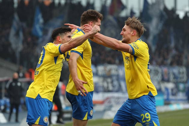 Braunschweig vs Karlsruhe, 2 BL Braunschweig, 31 01 2026, Soccer, Men, 2 BL, Season 2025 2026, Eintracht Braunschweig vs Karlsruher SC Kevin Ehlers Eintracht Braunschweig celebrates with teammates after his header goal for 1 0 DFL DFB REGULATIONS PROHIBIT ANY USE OF PHOTOGRAPHS as IMAGE SEQUENCES and or QUASI VIDEO Stadion an der Hamburger Straße Niedersachsen Germany