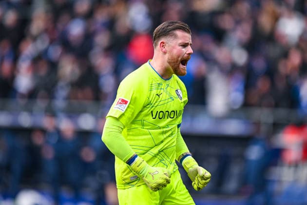 31 01 2026, Football, 2 Bundesliga, Season 2025 2026, Matchday 20, VfL Bochum FC Schalke 04, Goalkeeper Timo Horn VfL Bochum 1848 is happy about the goal, xRHR PHOTO YYx Copyright: KROEGER RHR-FOTOx RHR-FOTO YY