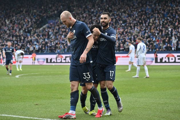 Jubel 2 0 Philipp Hofmann VfL Bochum , Koji Miyoshi VfL Bochum , Gerrit Holtmann VfL Bochum , v li 31 01 2026, Fußball 2 Bundesliga, Saison 2025 2026, 20 Spieltag, VfL Bochum FC Schalke 04 DFL regulations prohibit any use of photographs as image sequences and or quasi video Bochum Vonovia Ruhrstadion Nordrhein Westfalen Germany Team2