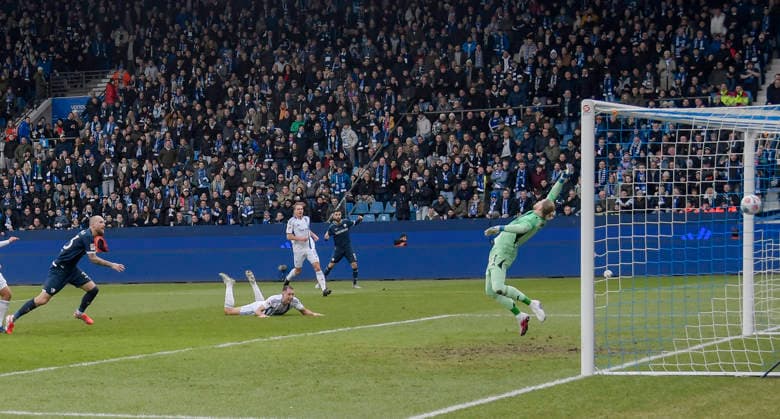 Philipp Hofmann Bochum 33 scores the goal for 2 0 31 01 2026 Soccer VfL Bochum vs FC Schalke 04, Vonovia Ruhrstadion, Bochum, DFB DFL REGULATIONS PROHIBIT ANY USE OF PHOTOGRAPHS AS IMAGE SEQUENCES AND OR QUASI VIDEO Copyright: xpepphotox xHorstxMauelshagenx pep00321, pep_20260131_hm_266367