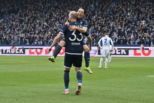 Jubel 2 0 Philipp Hofmann VfL Bochum , Koji Miyoshi VfL Bochum , v li 31 01 2026, Fußball 2 Bundesliga, Saison 2025 2026, 20 Spieltag, VfL Bochum FC Schalke 04 DFL regulations prohibit any use of photographs as image sequences and or quasi video Bochum Vonovia Ruhrstadion Nordrhein Westfalen Germany Team2