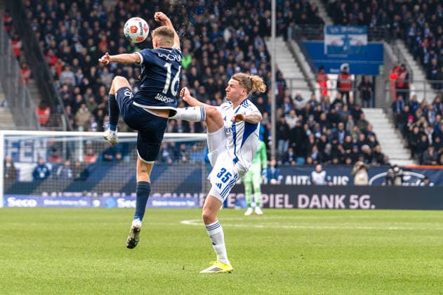 Germany 2 Bundesliga 2025 26 VfL Bochum vs FC Schalke 04 20 Matchday Saturday, 31 01 2026 Vonovia Ruhrstadion North Rhine-Westphalia, Germany Callum Marshall 16 Mika Wallentowitz Schalke 04, 35 Copyright: xCelinaxLeiersx
