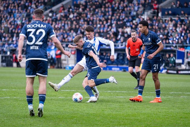 31 01 2026, Football, 2 Bundesliga, Season 2025 2026, Matchday 20, VfL Bochum FC Schalke 04, Dejan Ljubicic FC Schalke 04 , Callum Marshall VfL Bochum 1848 xRHR PHOTO YYx Copyright: KROEGER RHR-FOTOx RHR-FOTO YY